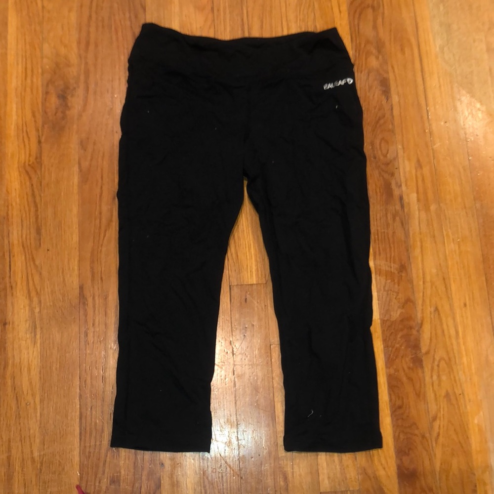 Black Capri Leggings